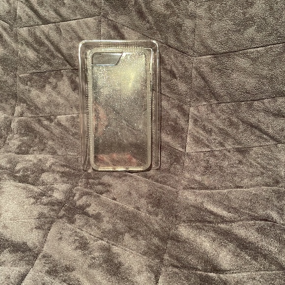Clear glitter IPhone case - Picture 2 of 3